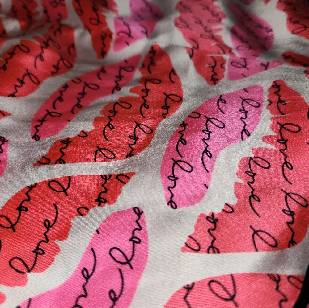 Victoria’s Secret Satin Kiss Print Pajama Shorts - Love Script Size XL
